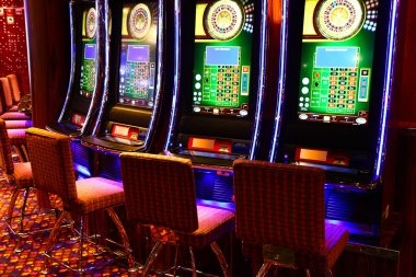Live-dealer tables: professional studios Live dealer studio with multi-camera feed on syairsakura
